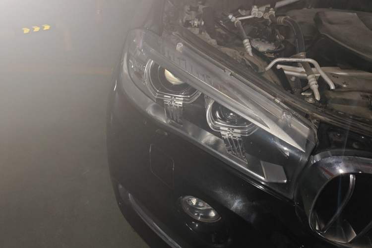 Used BMW X5 2018 xDrive28i Right Front Headlight