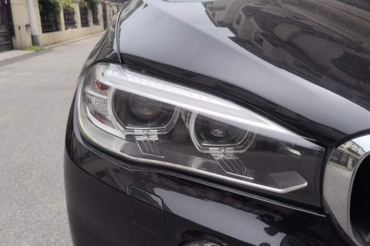 Used BMW X5 2018 xDrive28i Right Front Headlight