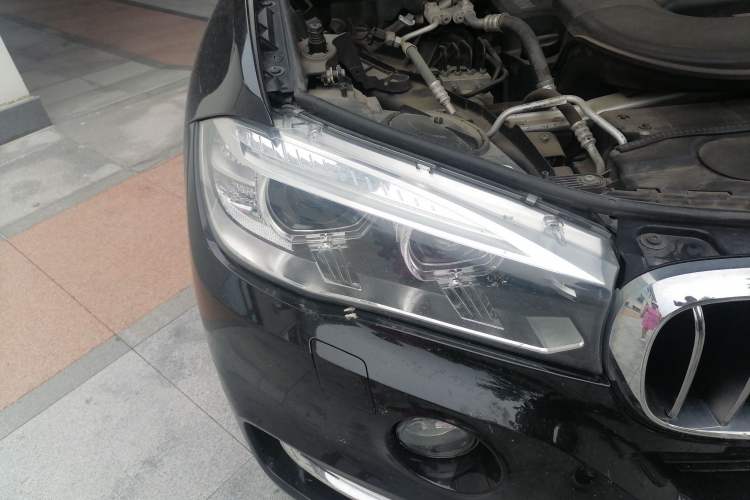 Used BMW X5 2018 xDrive28i Right Front Headlight