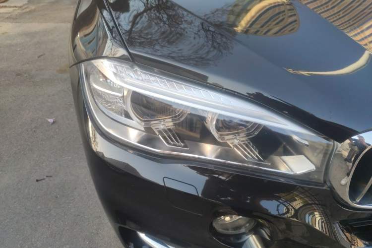 Used BMW X5 2018 xDrive28i Right Front Headlight