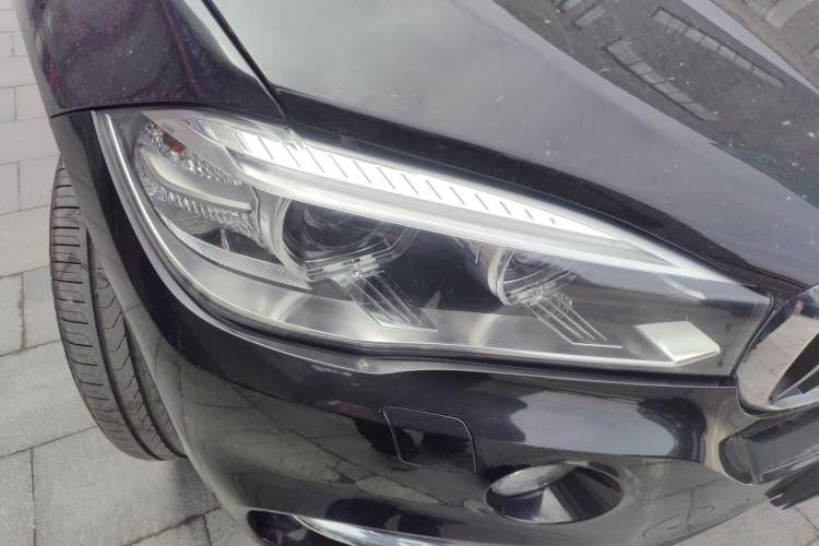 Used BMW X5 2018 xDrive28i Right Front Headlight