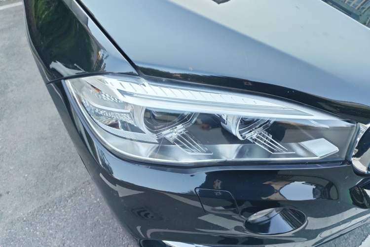 Used BMW X5 2018 xDrive28i Right Front Headlight