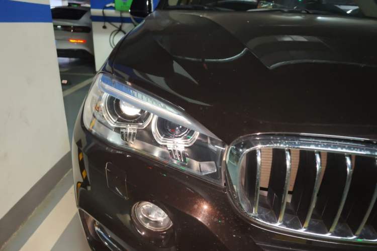 Used BMW X5 2018 xDrive28i Right Front Headlight