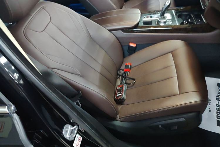 Used BMW X5 2018 xDrive35i Elegant Edition Right Front Seat
