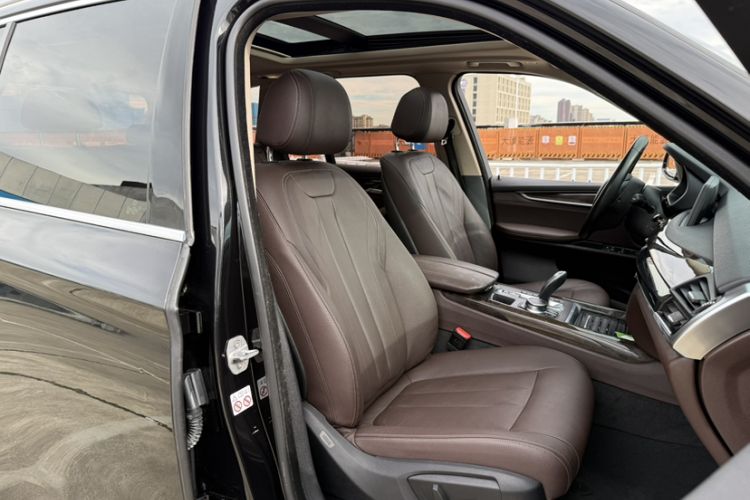 Used BMW X5 2018 xDrive35i Elegant Edition Right Front Seat