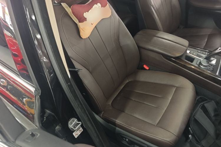 Used BMW X5 2018 xDrive28i Right Front Seat