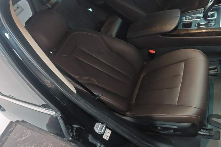 Used BMW X5 2018 xDrive28i Right Front Seat