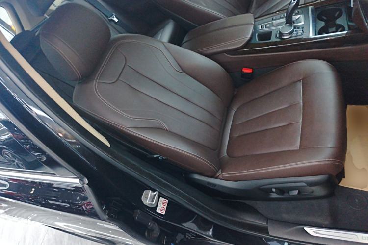 Used BMW X5 2018 xDrive28i Right Front Seat