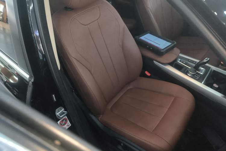 Used BMW X5 2018 xDrive35i Base Model Middle East Right Front Seat