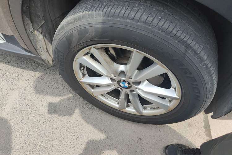 Used BMW X5  Right Front Wheel Hub