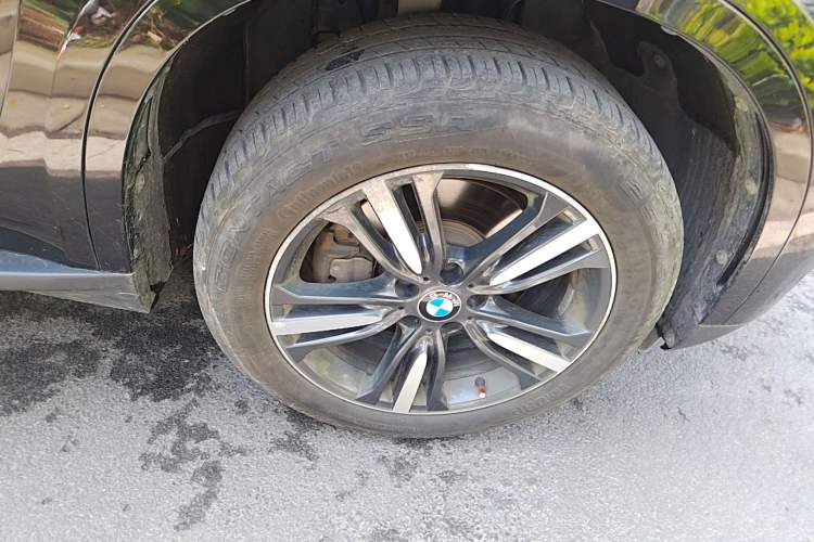 Used BMW X5 2018 xDrive35i Elegant Edition Right Front Wheel Hub