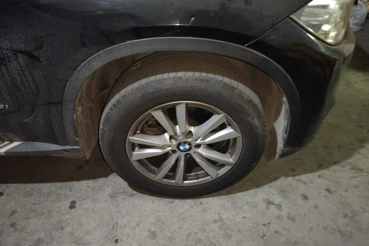 Used BMW X5 2018 xDrive35i Elegant Edition Right Front Wheel Hub
