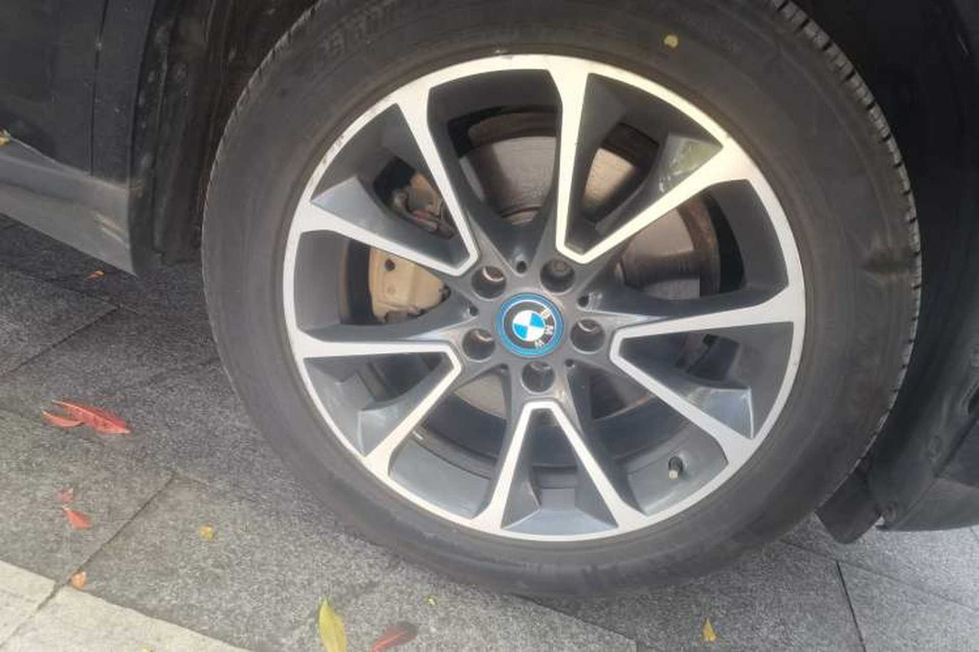 Used BMW X5 2018 xDrive28i Right Front Wheel Hub