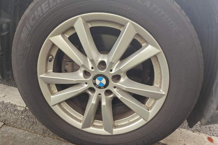 Used BMW X5 2018 xDrive35i Base Model Middle East Right Front Wheel Hub