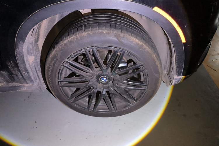 Used BMW X5  Right Front Wheel Hub