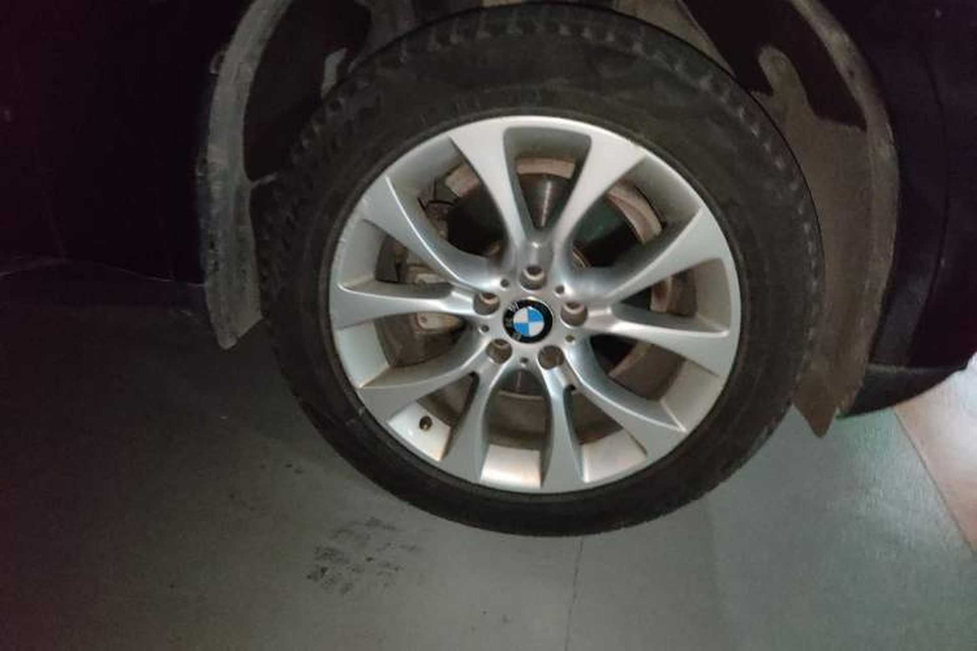 Used BMW X5 2018 xDrive28i Right Front Wheel Hub