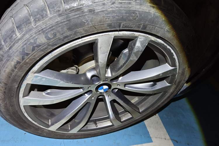 Used BMW X5 2018 xDrive35i M Sport Edition Right Front Wheel Hub