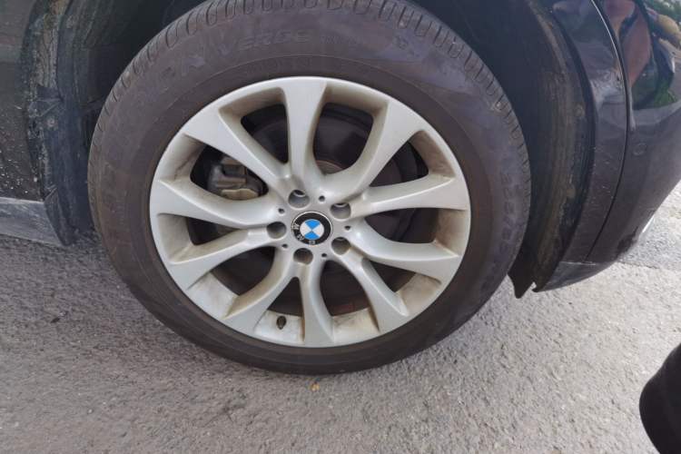 Used BMW X5 2018 xDrive28i Right Front Wheel Hub