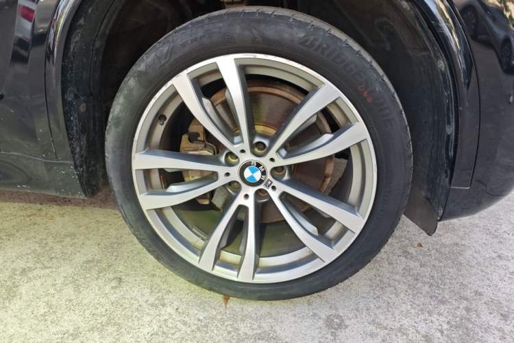 Used BMW X5 2018 xDrive35i M Sport Luxury Edition Right Front Wheel Hub