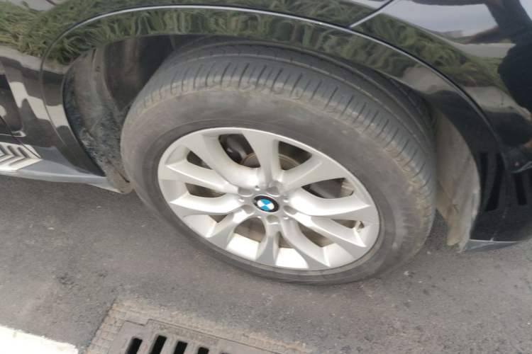 Used BMW X5 2018 xDrive28i Right Front Wheel Hub
