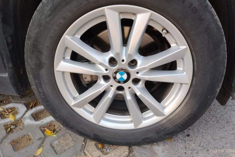 Used BMW X5  Right Front Wheel Hub