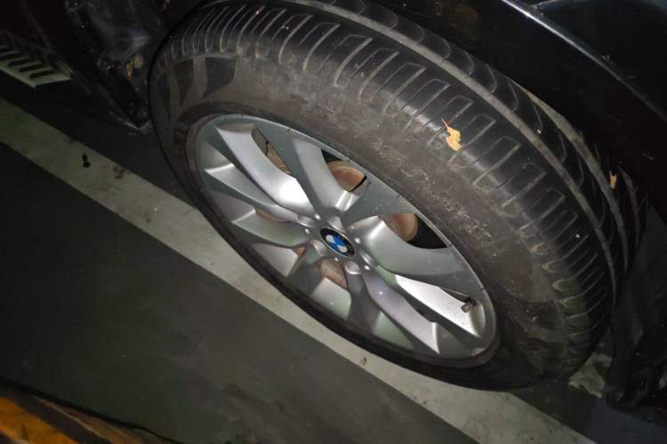 Used BMW X5 2018 xDrive28i Right Front Wheel Hub