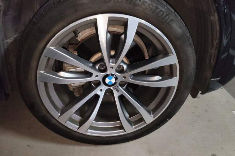 Used BMW X5 2018 xDrive35i M Sport Edition Right Front Wheel Hub