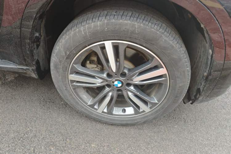 Used BMW X5 2018 xDrive35i Elegant Edition Right Front Wheel Hub