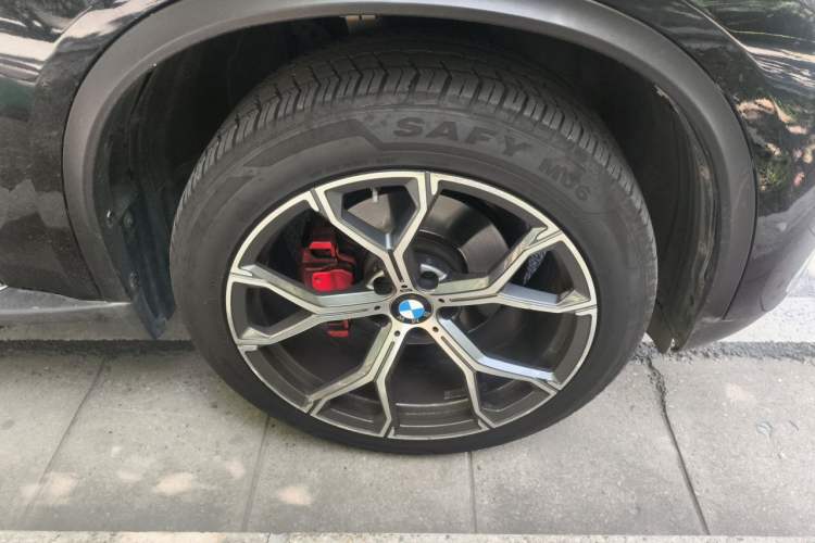 Used BMW X5  Right Front Wheel Hub