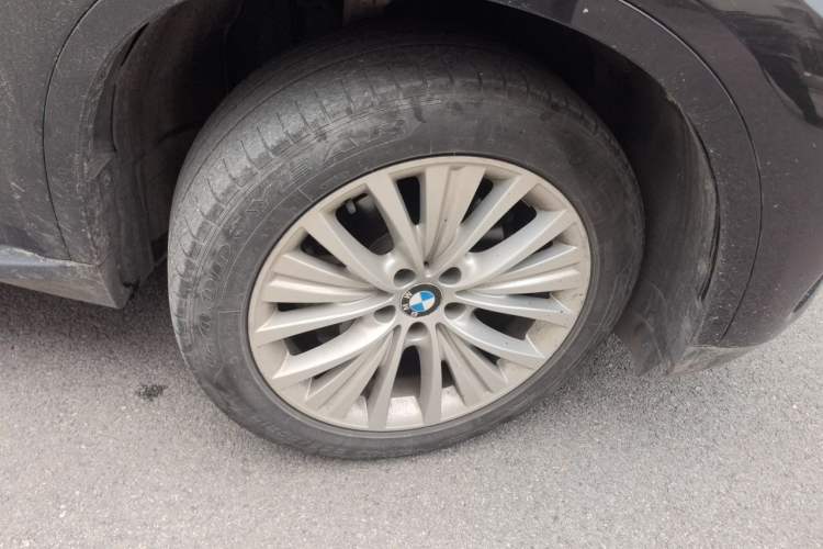 Used BMW X5 2018 xDrive28i Right Front Wheel Hub