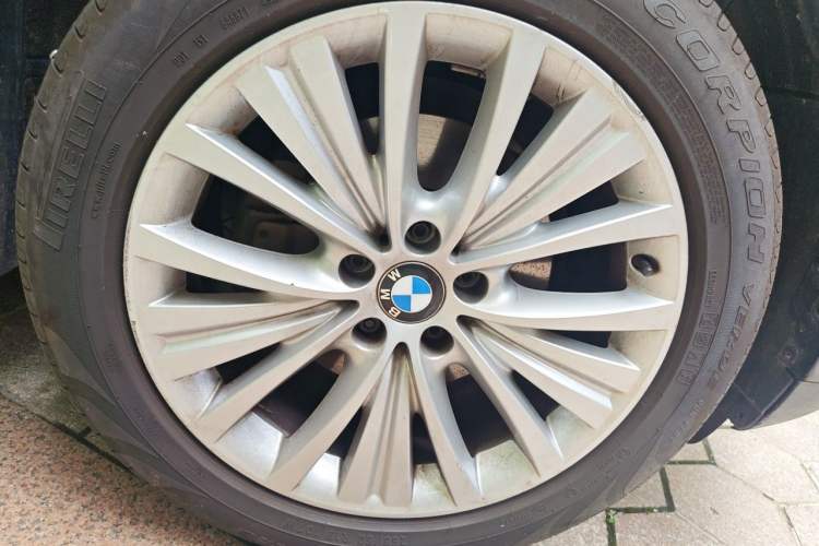 Used BMW X5 2018 xDrive28i Right Front Wheel Hub