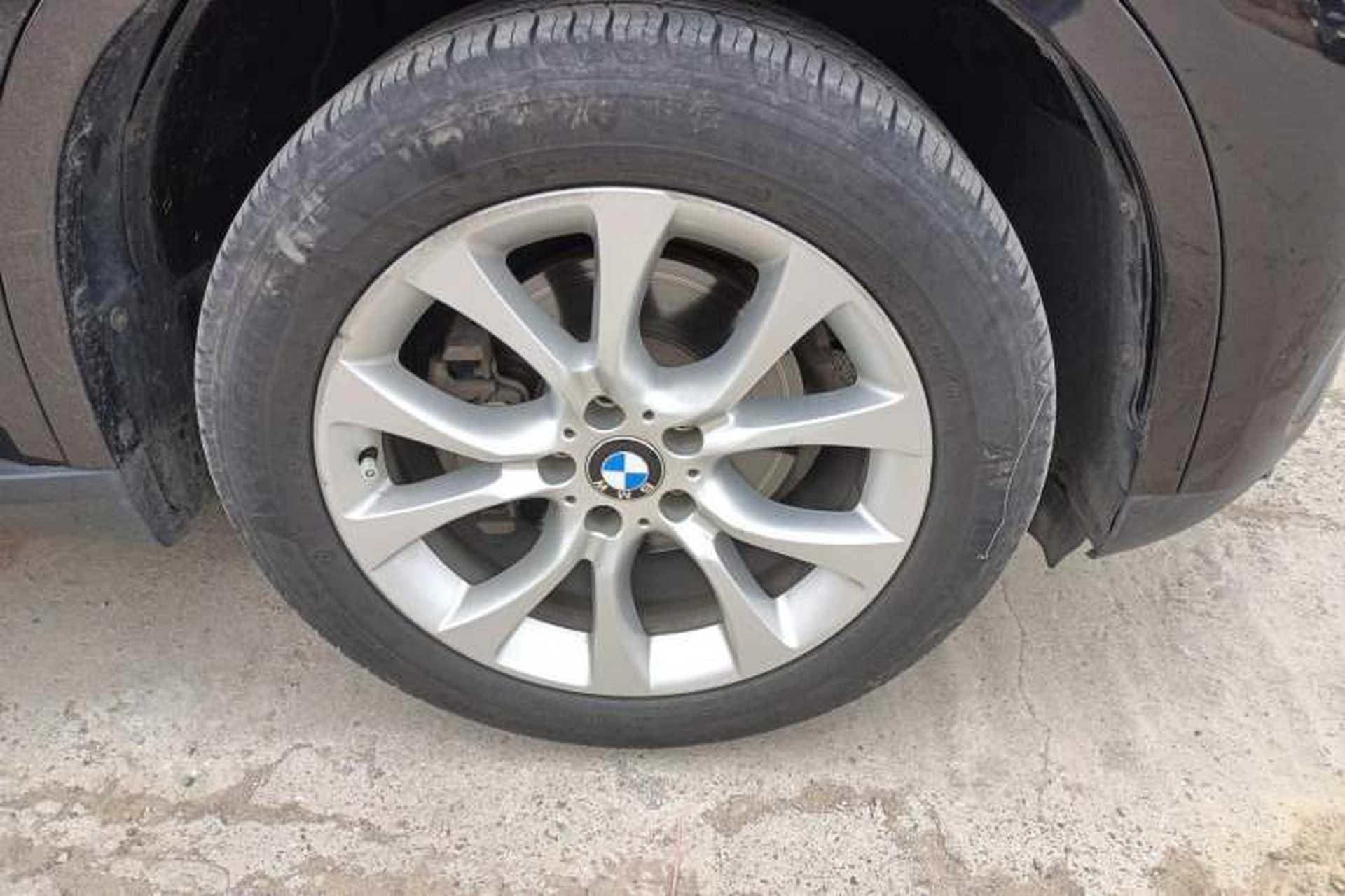 Used BMW X5 2018 xDrive28i Right Front Wheel Hub