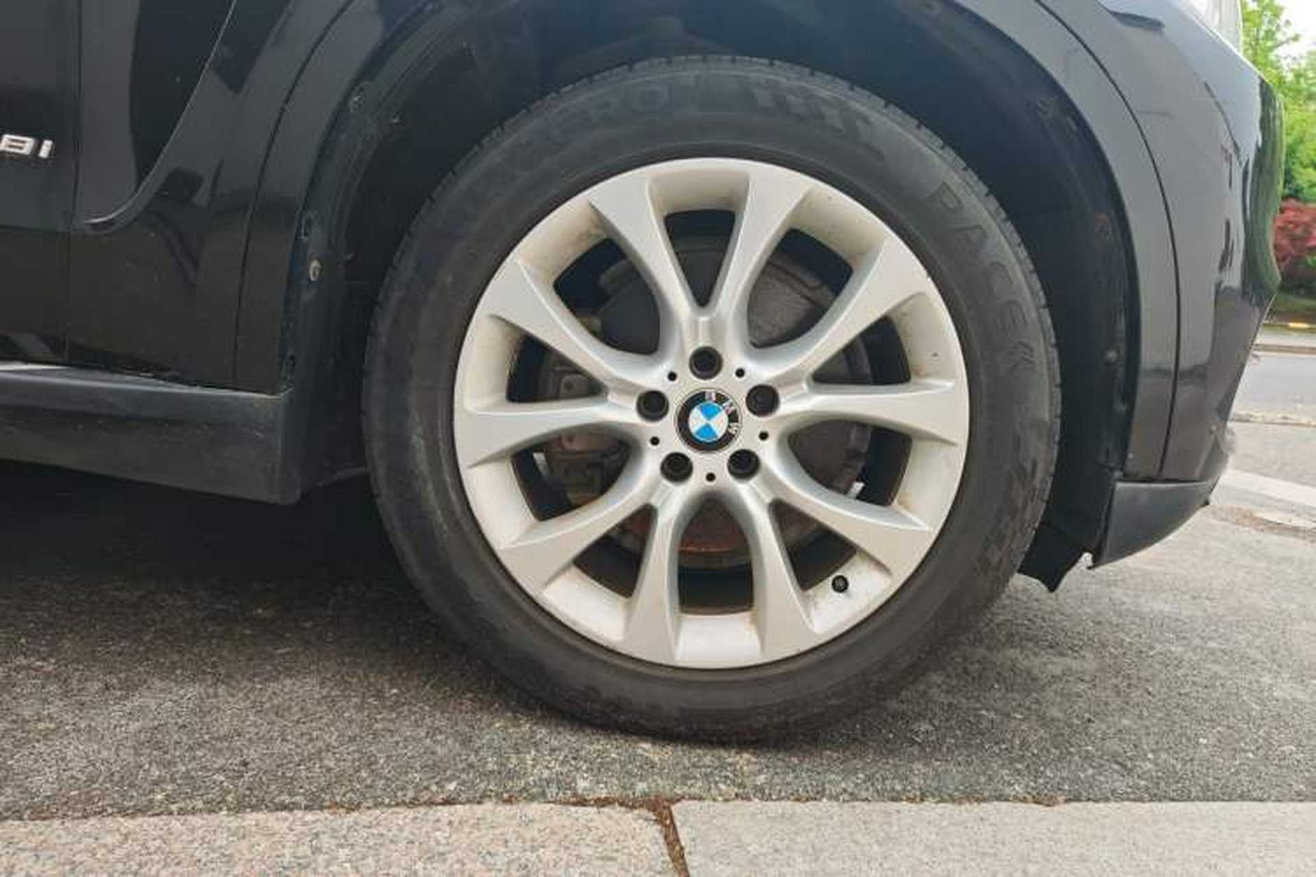 Used BMW X5 2018 xDrive28i Right Front Wheel Hub