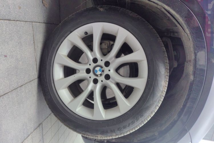 Used BMW X5 2018 xDrive28i Right Front Wheel Hub