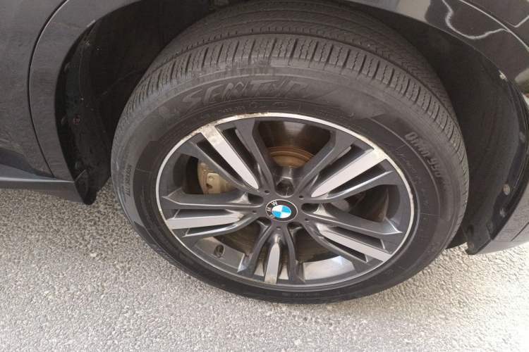Used BMW X5 2018 xDrive35i Elegant Edition Right Front Wheel Hub