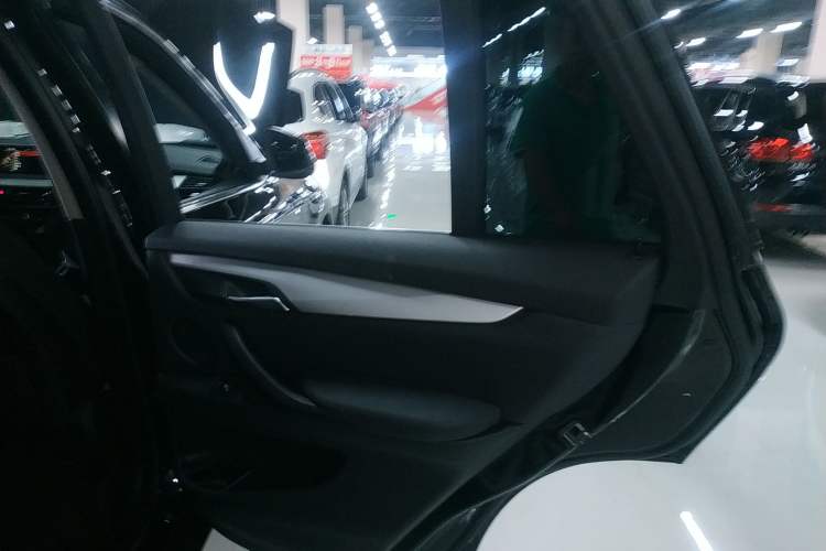 Used BMW X5 2018 xDrive35i Base Model Middle East Right Rear Door Interior
