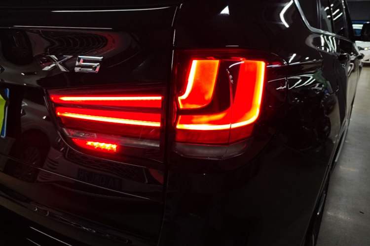 Used BMW X5 2018 xDrive35i Elegant Edition Right Rear Taillight