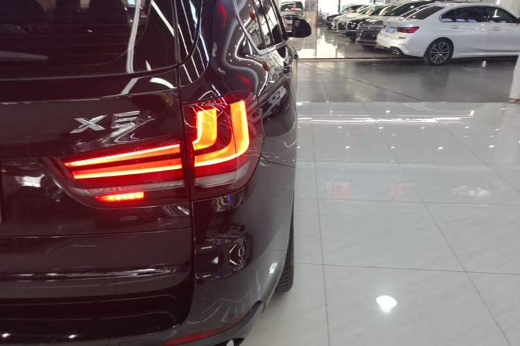 Used BMW X5 2018 xDrive35i Elegant Edition Right Rear Taillight
