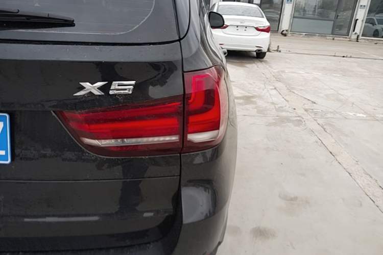 Used BMW X5 2018 xDrive28i Right Rear Taillight