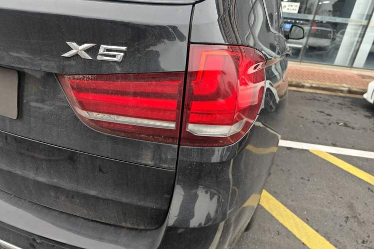 Used BMW X5 2018 xDrive28i Right Rear Taillight