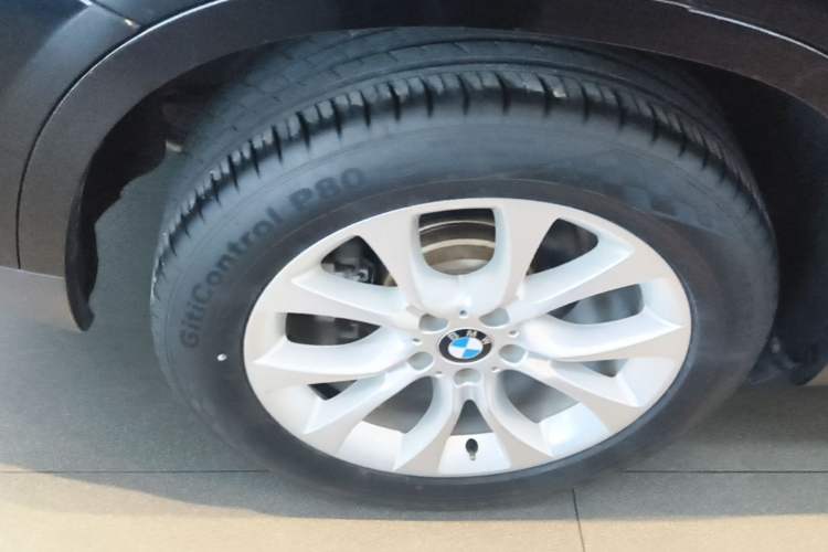 Used BMW X5 2018 xDrive28i Right Rear Wheel Hub