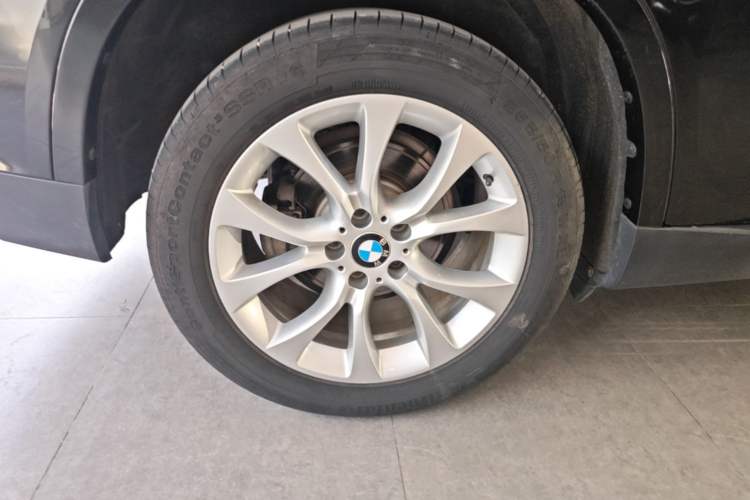 Used BMW X5 2018 xDrive28i Right Rear Wheel Hub