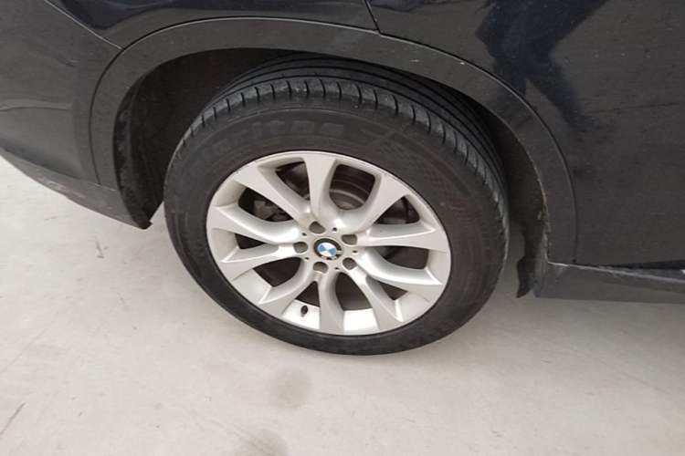 Used BMW X5 2018 xDrive28i Right Rear Wheel Hub