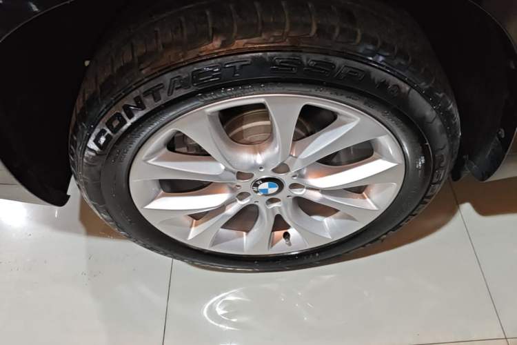 Used BMW X5 2018 xDrive28i Right Rear Wheel Hub