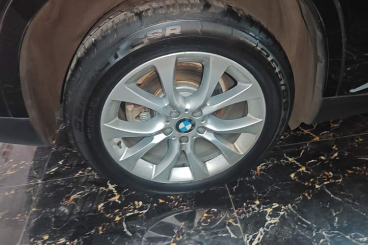 Used BMW X5 2018 xDrive28i Right Rear Wheel Hub