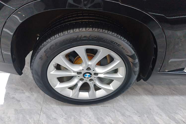 Used BMW X5 2018 xDrive28i Right Rear Wheel Hub