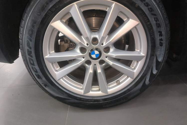 Used BMW X5 2018 xDrive35i Base Model Middle East Right Rear Wheel Hub