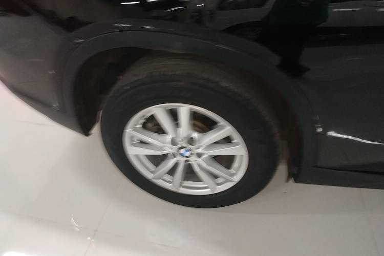 Used BMW X5 2018 xDrive35i Base Model Middle East Right Rear Wheel Hub