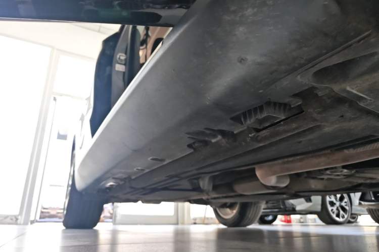 Used BMW X5 2018 xDrive28i Right Side Sill