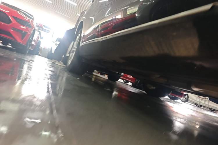 Used BMW X5 2018 xDrive28i Right Side Sill